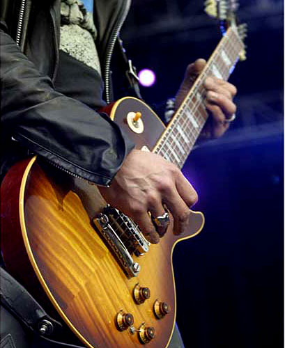 slash-1 slash-1